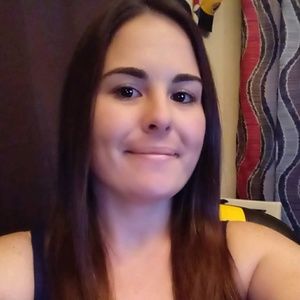 Meet your Posher, Donielle